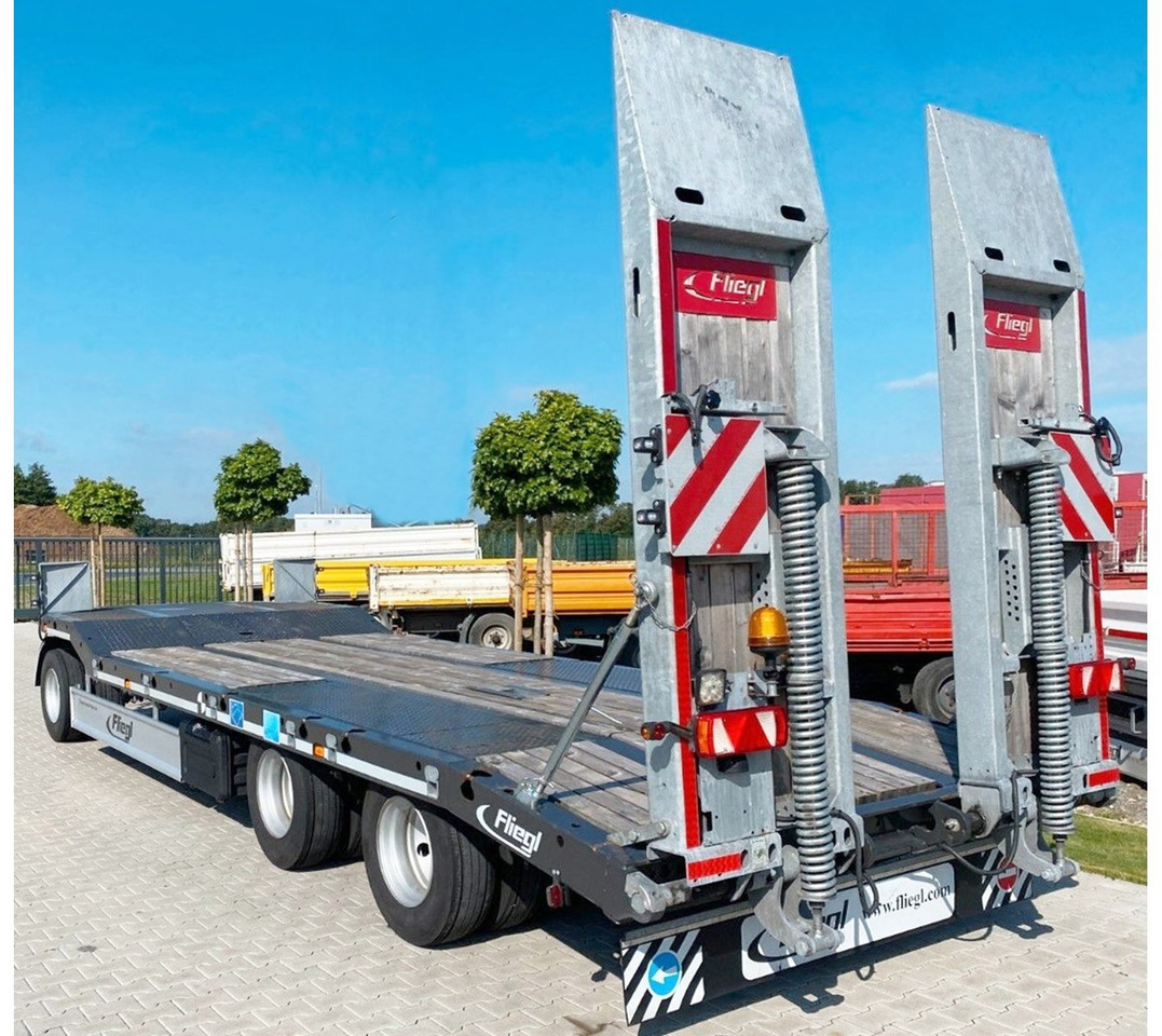 Fliegl DTS-S 300 DTS-S 300, verbreiterbar auf 3,05m - Alçak çerçeveli platform römork: fotoğraf 4 Fliegl DTS-S 300 DTS-S 300, verbreiterbar auf 3,05m - Alçak çerçeveli platform römork: fotoğraf 4