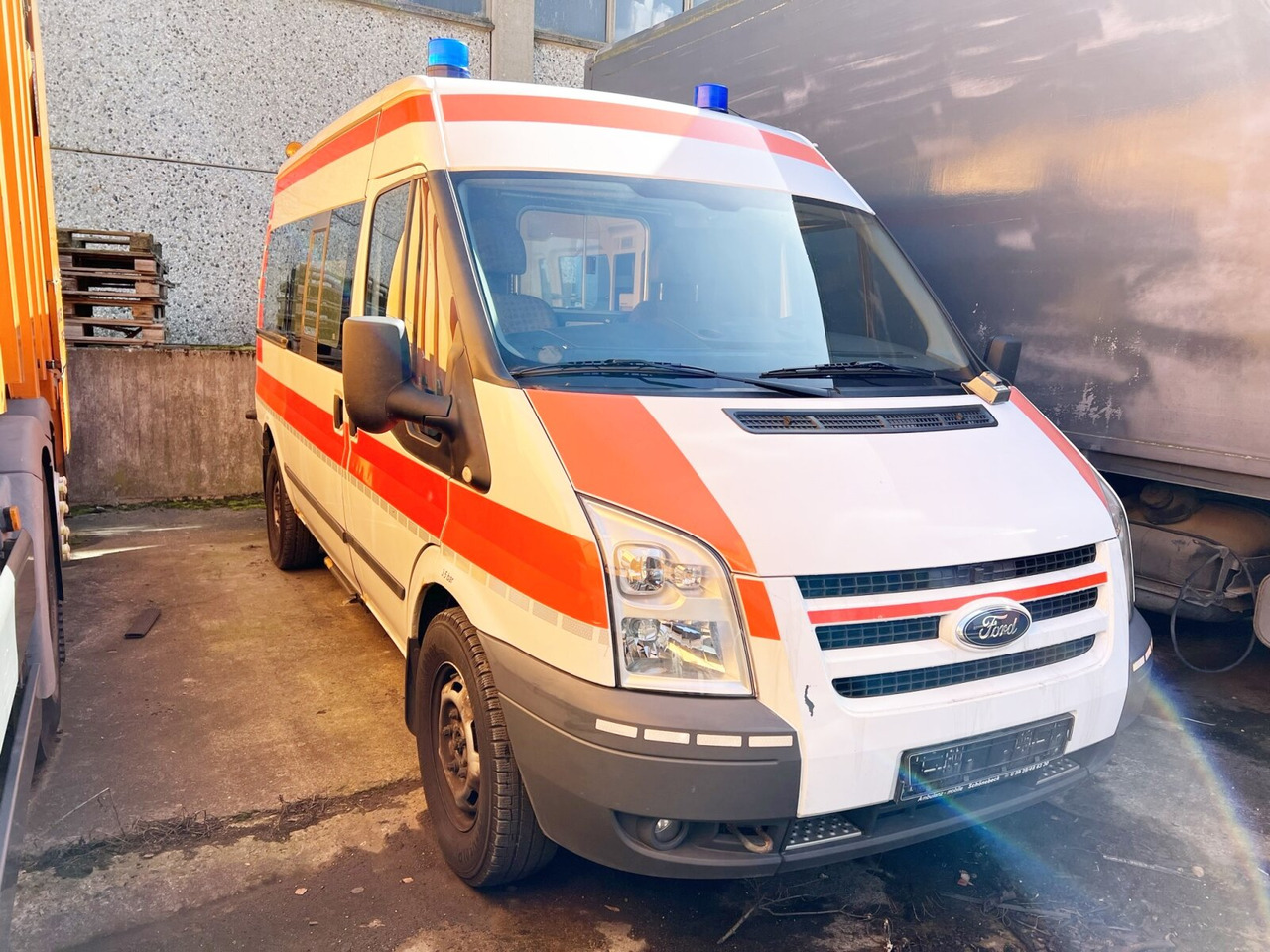 Ford Transit 2.2 TDCI 4x2 Transit 2.2 TDCI 4x2, Krankentransporter - Ambulans arabası: fotoğraf 5 Ford Transit 2.2 TDCI 4x2 Transit 2.2 TDCI 4x2, Krankentransporter - Ambulans arabası: fotoğraf 5
