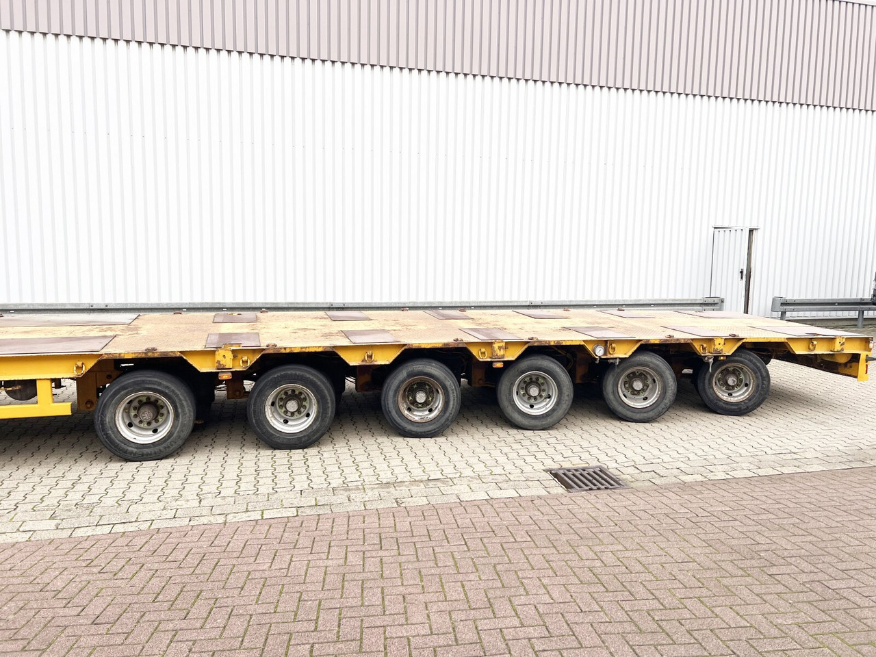 Goldhofer STZ-L6-62/80 STZ-L6-62/80, 5x Lenkachse - Alçak çerçeveli platform dorse: fotoğraf 2 Goldhofer STZ-L6-62/80 STZ-L6-62/80, 5x Lenkachse - Alçak çerçeveli platform dorse: fotoğraf 2