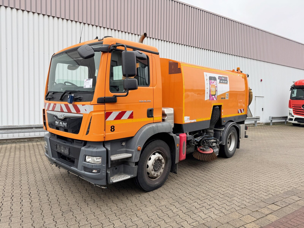 MAN TGM 18.250 4X2 BB TGM 18.250 4X2 BB, Kehrmaschine Brock SL200/2 - Kamyon: fotoğraf 1 MAN TGM 18.250 4X2 BB TGM 18.250 4X2 BB, Kehrmaschine Brock SL200/2 - Kamyon: fotoğraf 1