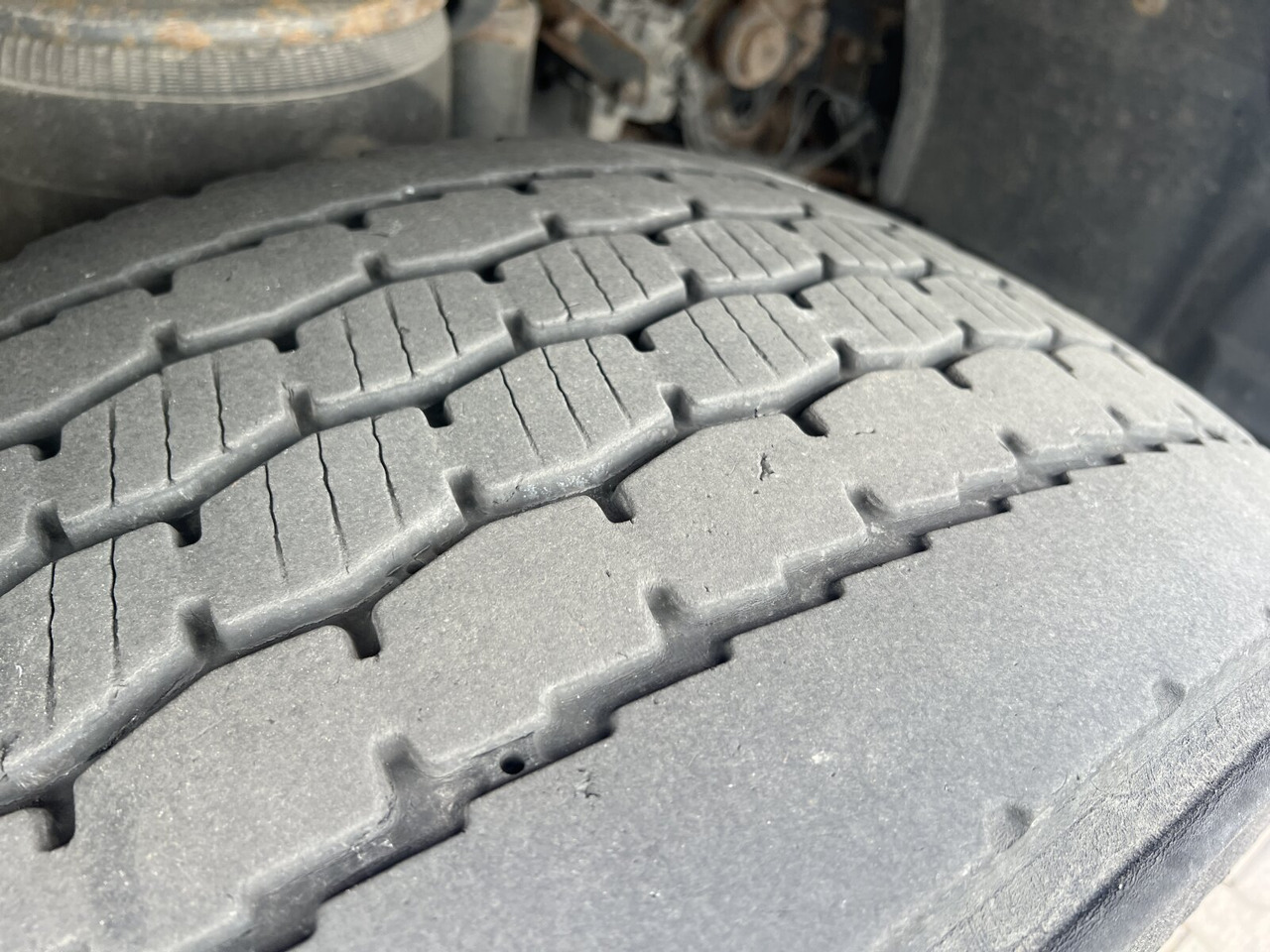 Mercedes-Benz Actros 2541 L 6x2 Actros 2541 L 6x2, Fahrschulausstattung, MegaSpace, Retarder, Liftachse, Traum Zustand - Kamyon: fotoğraf 3 Mercedes-Benz Actros 2541 L 6x2 Actros 2541 L 6x2, Fahrschulausstattung, MegaSpace, Retarder, Liftachse, Traum Zustand - Kamyon: fotoğraf 3