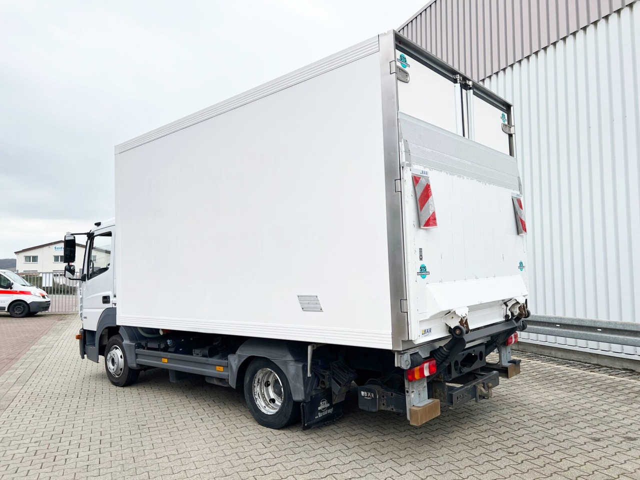 Mercedes-Benz Atego 816 L 4x2 Atego 816 L 4x2, Kühlkoffer, ThermoKing, LBW BÄR - Kamyon: fotoğraf 4 Mercedes-Benz Atego 816 L 4x2 Atego 816 L 4x2, Kühlkoffer, ThermoKing, LBW BÄR - Kamyon: fotoğraf 4