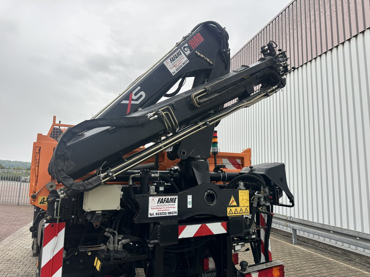 Unimog U500 4x4 U500 4x4 405/40 mit Heckkran Hiab 077-1 HiDuo, absattelbar, Funk - Kamyonet: fotoğraf 3 Unimog U500 4x4 U500 4x4 405/40 mit Heckkran Hiab 077-1 HiDuo, absattelbar, Funk - Kamyonet: fotoğraf 3