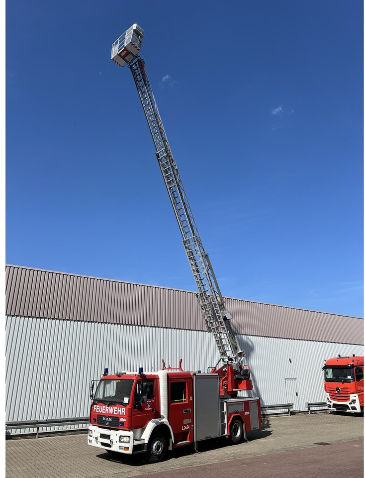 MAN LE 15.255 4x2 LLC Doka, Metz DLA-K 12/9 Drehleiter LE 15.255 4x2 LLC Doka, Metz DLA-K 12/9 Feuerwehr Drehleiter - Ambulans arabası: fotoğraf 1 MAN LE 15.255 4x2 LLC Doka, Metz DLA-K 12/9 Drehleiter LE 15.255 4x2 LLC Doka, Metz DLA-K 12/9 Feuerwehr Drehleiter - Ambulans arabası: fotoğraf 1