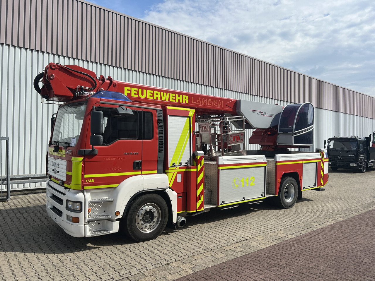 MAN TGA 18.350 4x2 Teleskopmast TM 32 Marte TGA 18.350 4x2 Teleskopmast TM 32 Marte - Ambulans arabası: fotoğraf 1 MAN TGA 18.350 4x2 Teleskopmast TM 32 Marte TGA 18.350 4x2 Teleskopmast TM 32 Marte - Ambulans arabası: fotoğraf 1