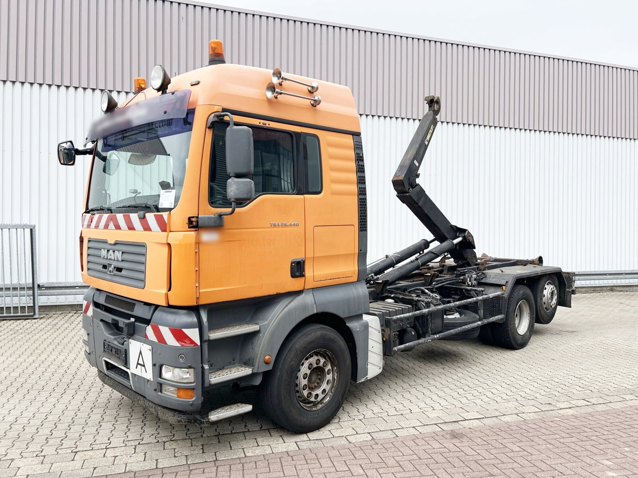 MAN TGA 26.440 6X2-2 BL TGA 26.440 6X2-2 BL, Liftachse - Kancalı yükleyici kamyon: fotoğraf 1 MAN TGA 26.440 6X2-2 BL TGA 26.440 6X2-2 BL, Liftachse - Kancalı yükleyici kamyon: fotoğraf 1