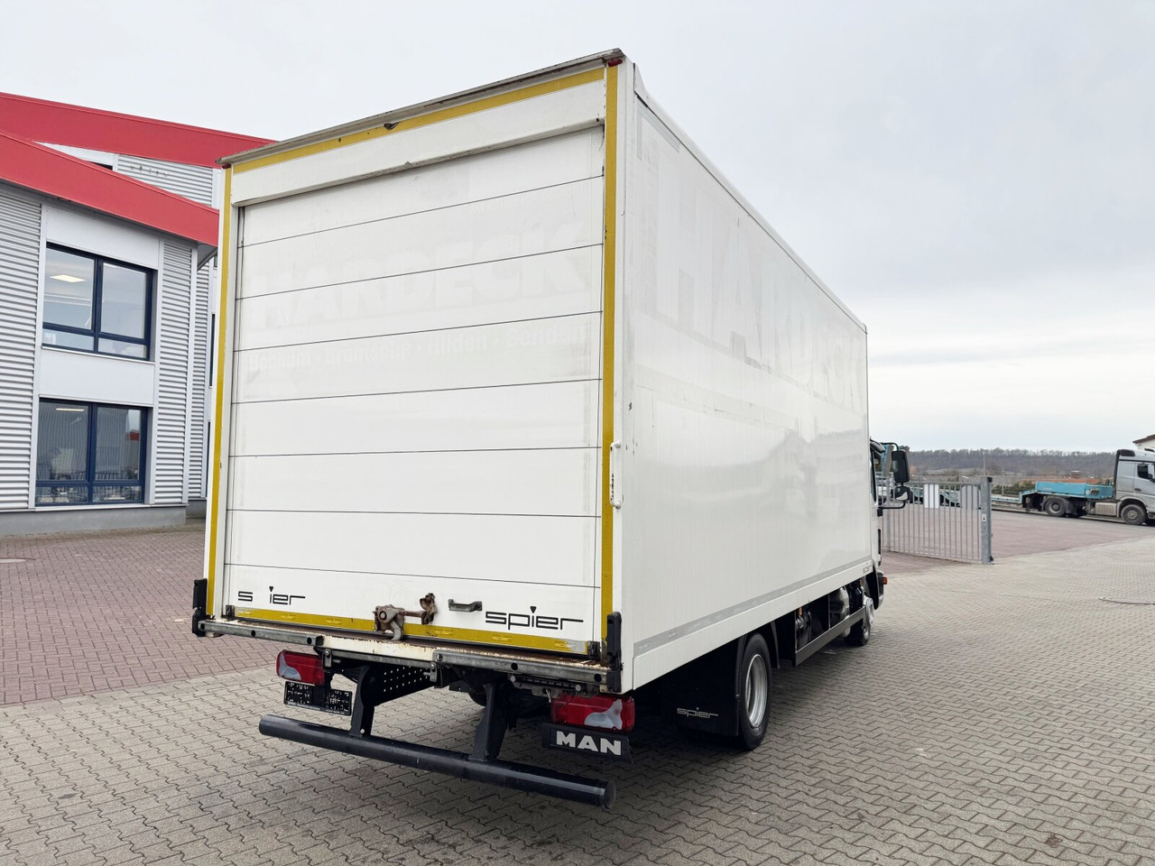 Kapalı kasa kamyon MAN TGL 8.150 4x2 BL TGL 8.150 4x2 BL, Möbelkoffer mit Rolltor: fotoğraf 8
