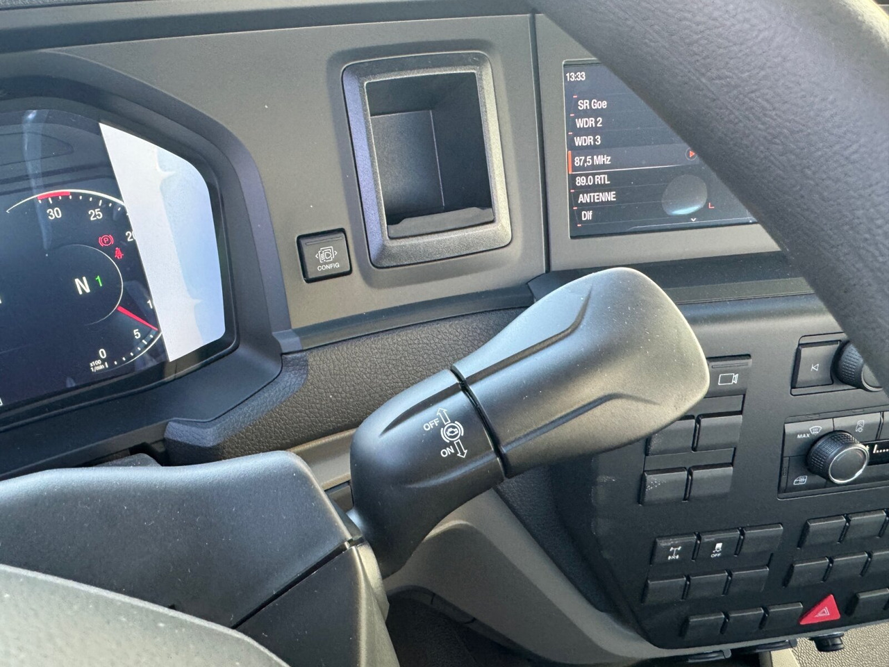 MAN TGL 8.190 4x2 BB CH TGL 8.190 4x2 BB CH, Nebenantrieb, 2x VORHANDEN - Şasi kamyon: fotoğraf 5 MAN TGL 8.190 4x2 BB CH TGL 8.190 4x2 BB CH, Nebenantrieb, 2x VORHANDEN - Şasi kamyon: fotoğraf 5