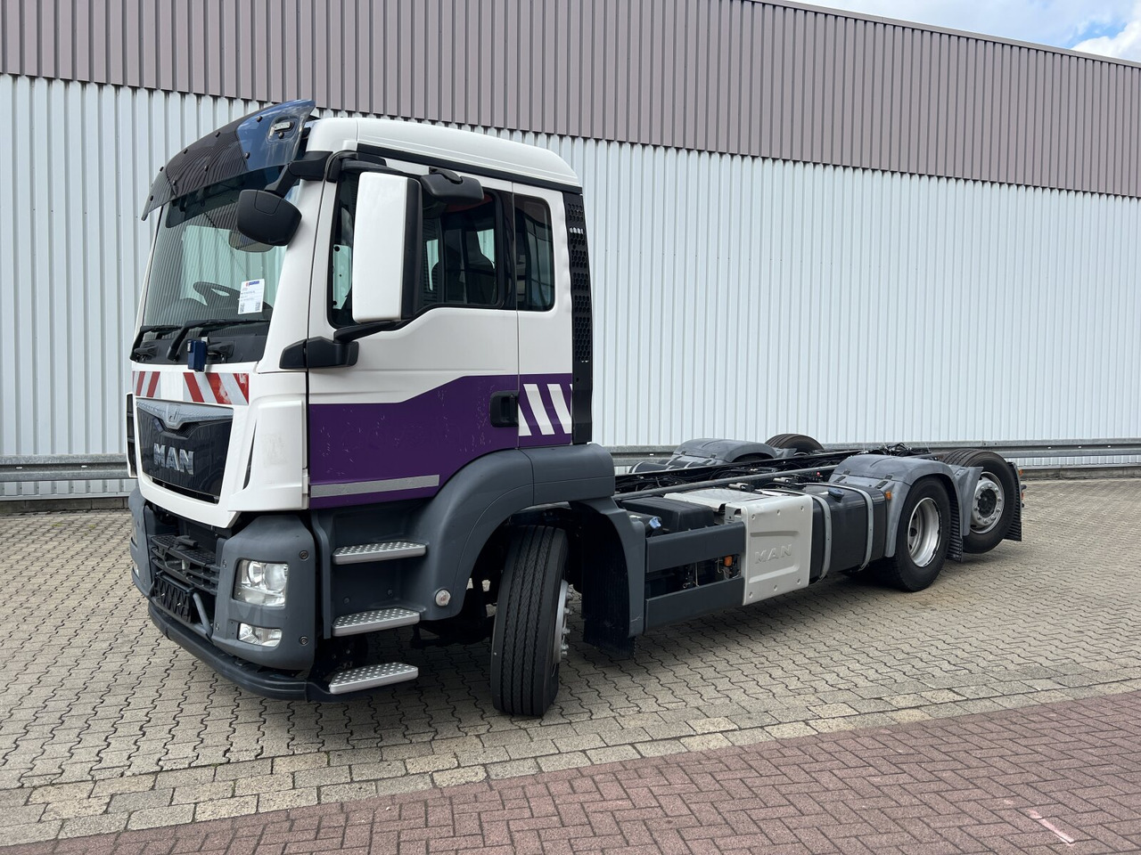MAN TGS 26.320 6X2-4 BL TGS 26.320 6X2-4 BL, Lenk-/Liftachse, Rechtslenker, Export Only! - Şasi kamyon: fotoğraf 1 MAN TGS 26.320 6X2-4 BL TGS 26.320 6X2-4 BL, Lenk-/Liftachse, Rechtslenker, Export Only! - Şasi kamyon: fotoğraf 1