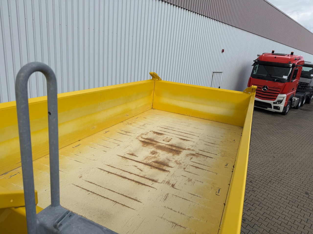 MAN TGS 26.470 6x6 BB TGS 26.470 6x6 BB, Hohe Bauart, Navi, Motorabtrieb, Bordmatik - Damperli kamyon: fotoğraf 2 MAN TGS 26.470 6x6 BB TGS 26.470 6x6 BB, Hohe Bauart, Navi, Motorabtrieb, Bordmatik - Damperli kamyon: fotoğraf 2