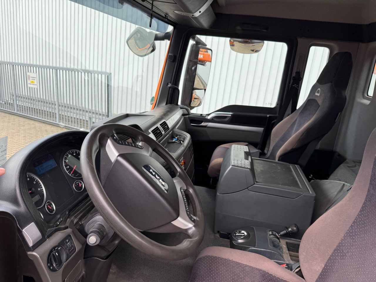 MAN TGS 28.440 6x2-4 BL TGS 28.440 6x2-4 BL, Lenk-/Liftachse, Kran Atlas 126.3E-A2L, Funk - Kancalı yükleyici kamyon, Vinçli kamyon: fotoğraf 5 MAN TGS 28.440 6x2-4 BL TGS 28.440 6x2-4 BL, Lenk-/Liftachse, Kran Atlas 126.3E-A2L, Funk - Kancalı yükleyici kamyon, Vinçli kamyon: fotoğraf 5