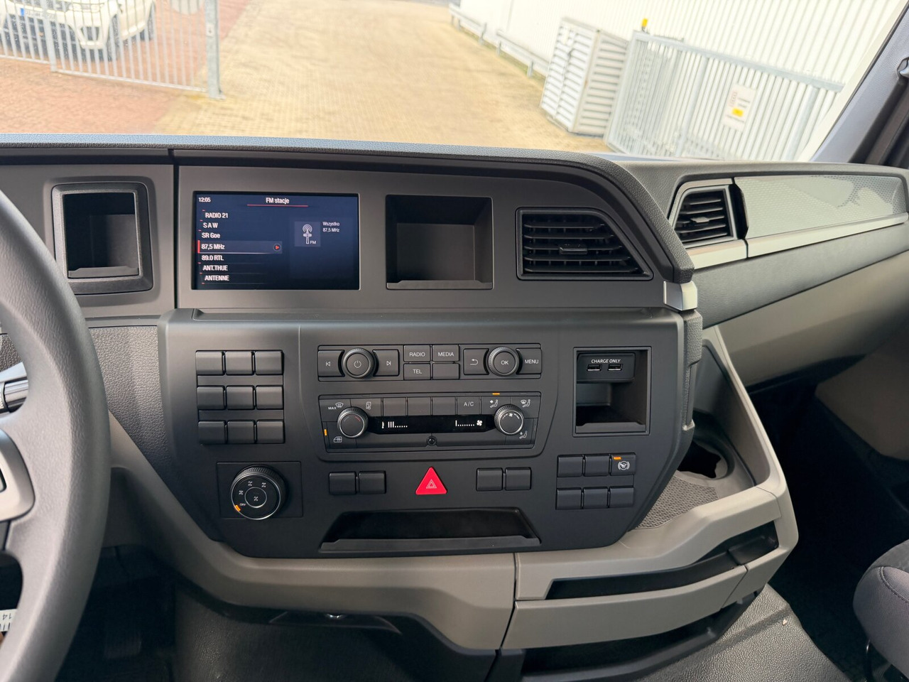 MAN TGS 33.440 6x6 BB CH TGS 33.440 6x6 BB CH, Hohe Bauart, Nebenantrieb - Şasi kamyon: fotoğraf 3 MAN TGS 33.440 6x6 BB CH TGS 33.440 6x6 BB CH, Hohe Bauart, Nebenantrieb - Şasi kamyon: fotoğraf 3