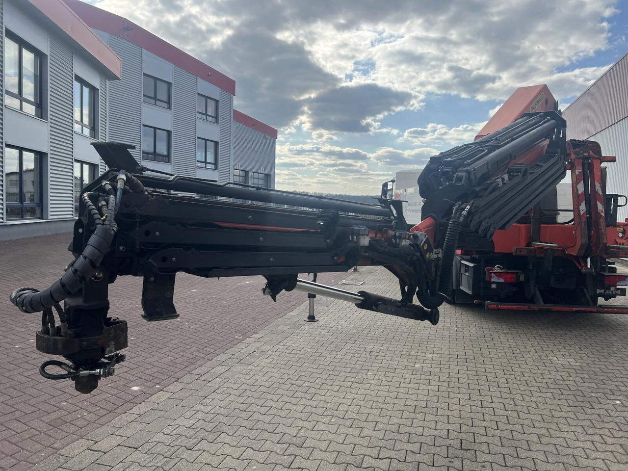 MAN TGS 35.440 8x4 BL TGS 35.440 8x4 BL, Navi, Heckkran Palfinger PK42002 SH-F + Jip PJ 060 B, 24,9m-730kg, Funk - Vinçli kamyon, Sal/ Açık kasa kamyon: fotoğraf 3 MAN TGS 35.440 8x4 BL TGS 35.440 8x4 BL, Navi, Heckkran Palfinger PK42002 SH-F + Jip PJ 060 B, 24,9m-730kg, Funk - Vinçli kamyon, Sal/ Açık kasa kamyon: fotoğraf 3