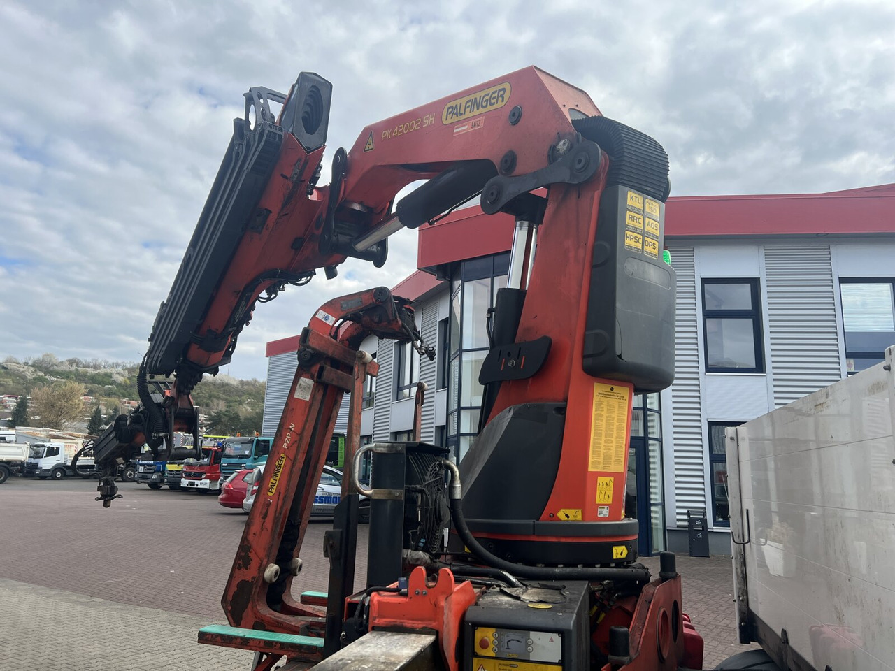 MAN TGS 35.440 8x4 BL TGS 35.440 8x4 BL, Navi, Heckkran Palfinger PK42002 SH-F + Jip PJ 060 B, 24,9m-730kg, Funk - Vinçli kamyon, Sal/ Açık kasa kamyon: fotoğraf 2 MAN TGS 35.440 8x4 BL TGS 35.440 8x4 BL, Navi, Heckkran Palfinger PK42002 SH-F + Jip PJ 060 B, 24,9m-730kg, Funk - Vinçli kamyon, Sal/ Açık kasa kamyon: fotoğraf 2