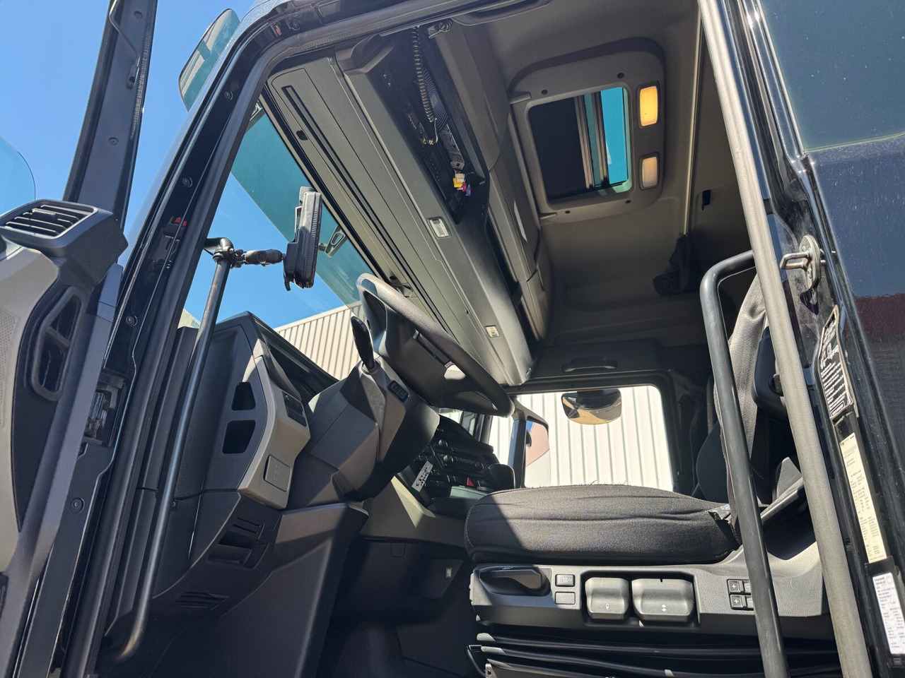 MAN TGX 26.510 6X2-4 BL TGX 26.510 6X2-4 BL, Lenk-/Liftachse, Funk - Kancalı yükleyici kamyon: fotoğraf 4 MAN TGX 26.510 6X2-4 BL TGX 26.510 6X2-4 BL, Lenk-/Liftachse, Funk - Kancalı yükleyici kamyon: fotoğraf 4