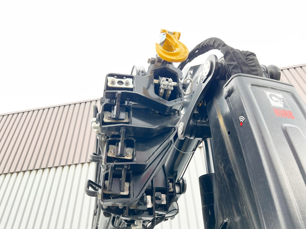 MAN TGX 26.510 6x2-4 LL CH TGX 26.510 6x2-4 LL, Kran Hiab X-HiPro 548 E-8, Lenk-/Liftachse, TwistLock 20Fuß, Funk, Retarder - Vinçli kamyon, Sal/ Açık kasa kamyon: fotoğraf 5 MAN TGX 26.510 6x2-4 LL CH TGX 26.510 6x2-4 LL, Kran Hiab X-HiPro 548 E-8, Lenk-/Liftachse, TwistLock 20Fuß, Funk, Retarder - Vinçli kamyon, Sal/ Açık kasa kamyon: fotoğraf 5