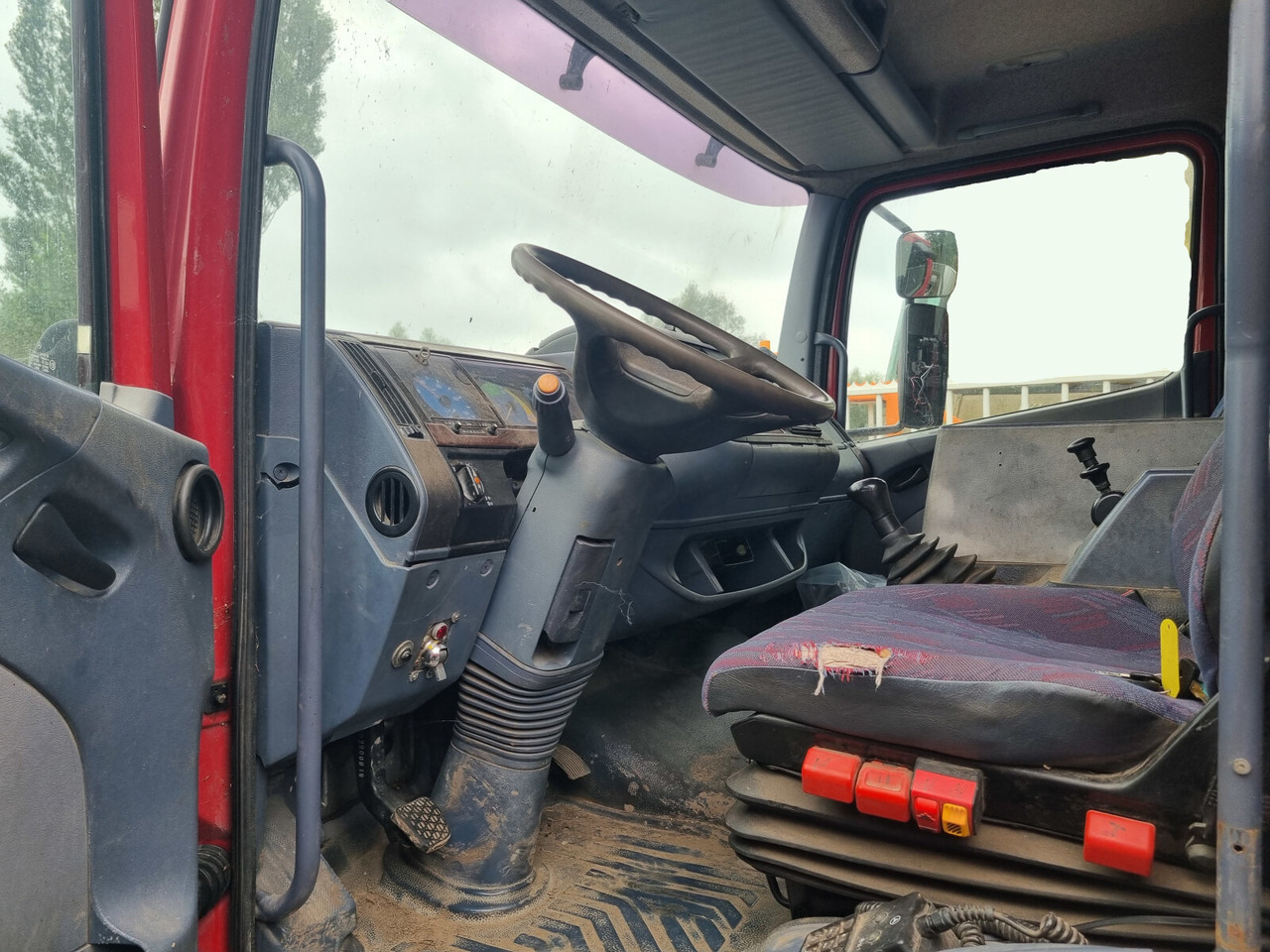 Mercedes-Benz - 1215 4x2 - Konteynır taşıyıcı/ Yedek karoser kamyon: fotoğraf 3 Mercedes-Benz - 1215 4x2 - Konteynır taşıyıcı/ Yedek karoser kamyon: fotoğraf 3