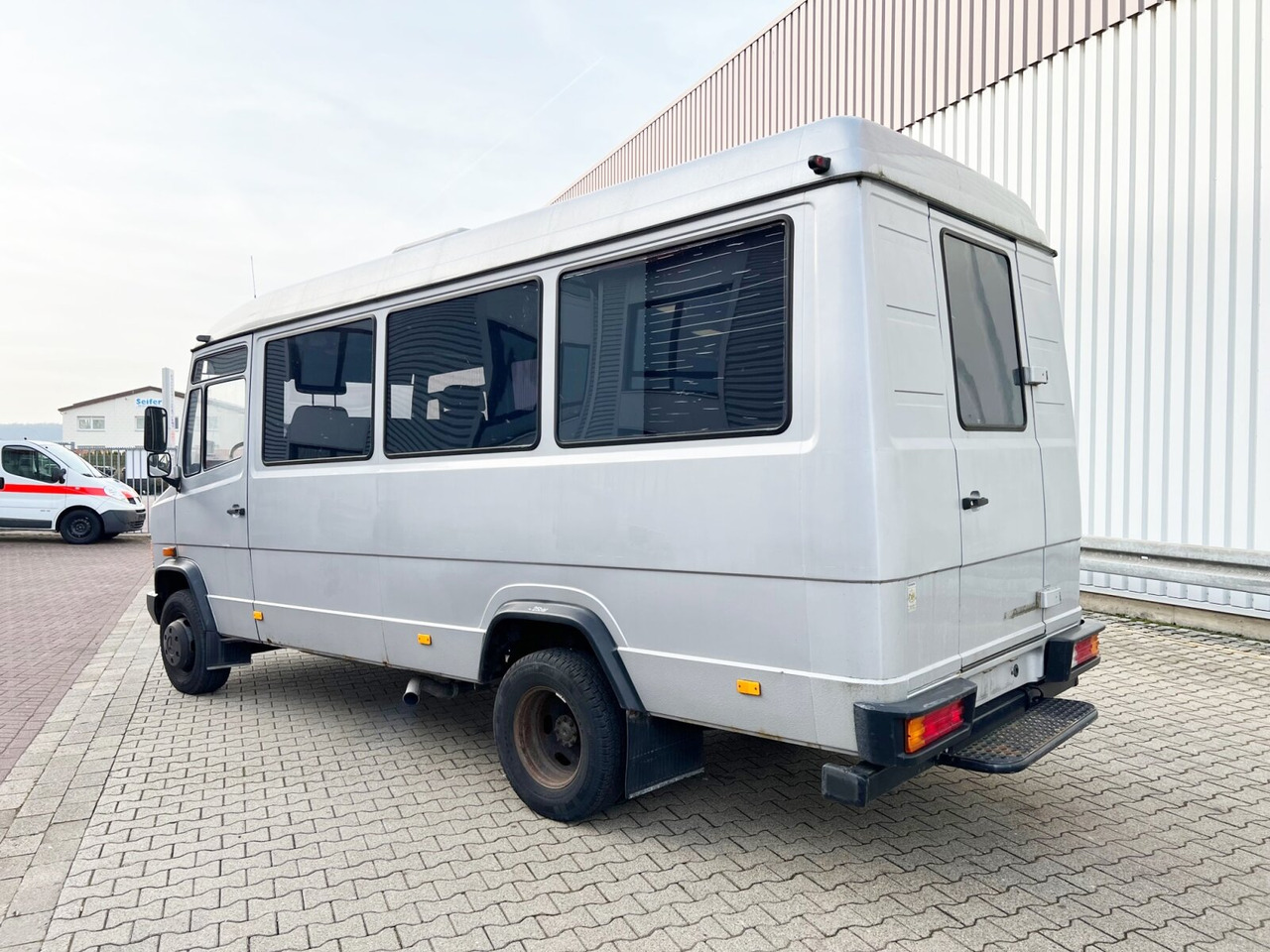 Minibüs, Minivan Mercedes-Benz 711 D-KA 4x2 711 D-KA 4x2, Standklima, 11-Sitze, 2 x on stock: fotoğraf 13