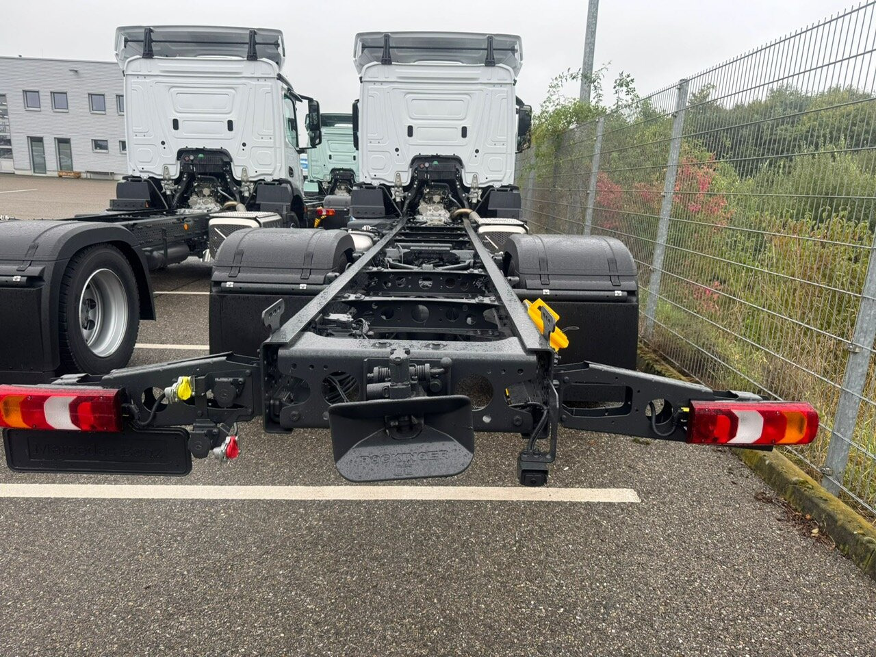 Mercedes-Benz Actros 1827/30 L 4x2 Actros 1827/30 L 4x2, Gardine, LBW - Sal/ Açık kasa kamyon: fotoğraf 2 Mercedes-Benz Actros 1827/30 L 4x2 Actros 1827/30 L 4x2, Gardine, LBW - Sal/ Açık kasa kamyon: fotoğraf 2