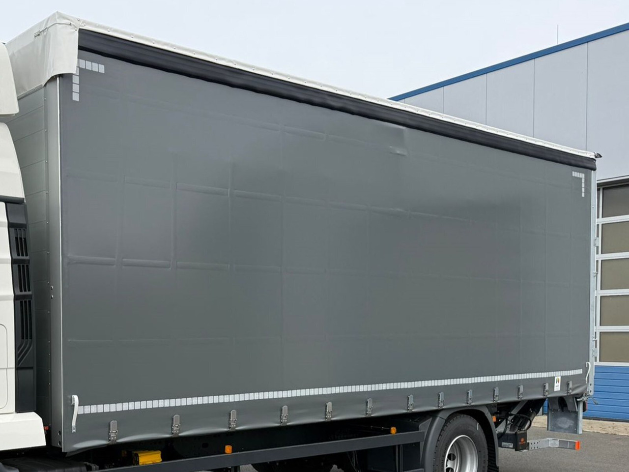 Mercedes-Benz Actros 1827/30 L 4x2 Actros 1827/30 L 4x2, Gardine, LBW - Sal/ Açık kasa kamyon: fotoğraf 4 Mercedes-Benz Actros 1827/30 L 4x2 Actros 1827/30 L 4x2, Gardine, LBW - Sal/ Açık kasa kamyon: fotoğraf 4