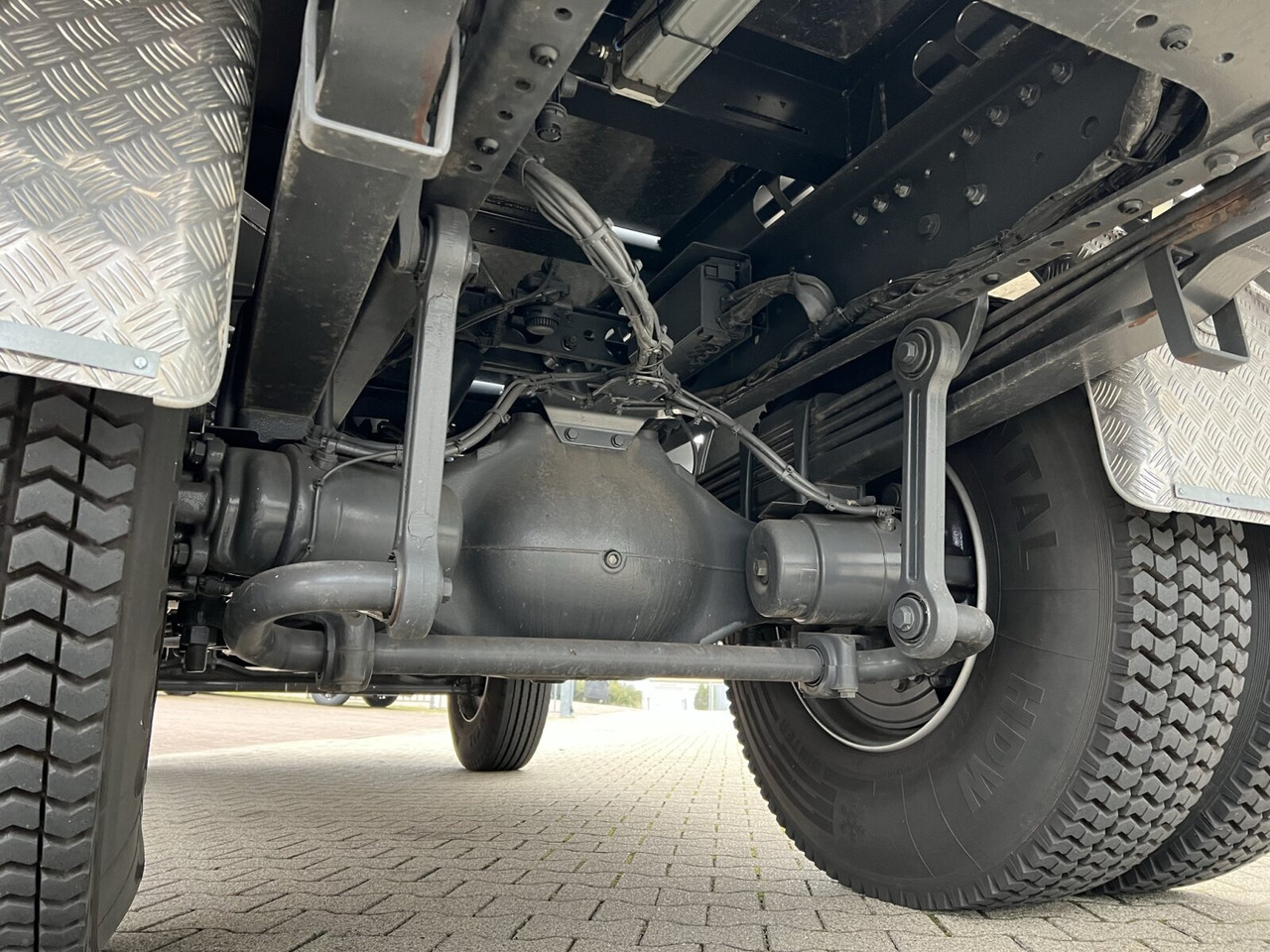 Yeni Şasi kamyon Mercedes-Benz Actros 2141 K 4x2 Actros 2141 K 4x2: fotoğraf 12