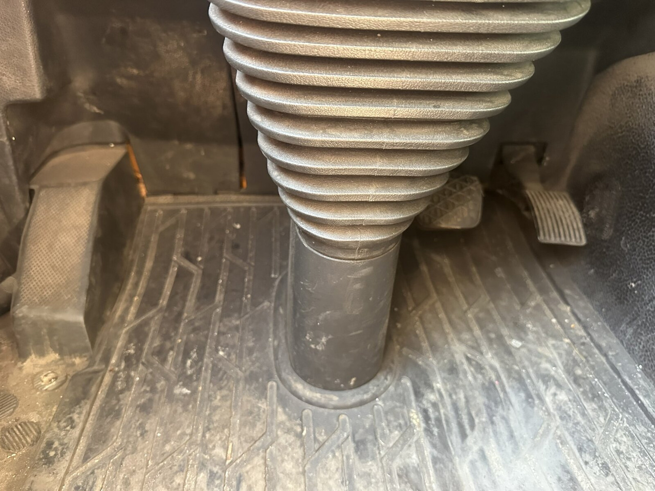 Mercedes-Benz Actros 2532 L 6x2 Actros 2532/41 L 6x2, EEV, Lenkachse - Şasi kamyon: fotoğraf 5 Mercedes-Benz Actros 2532 L 6x2 Actros 2532/41 L 6x2, EEV, Lenkachse - Şasi kamyon: fotoğraf 5