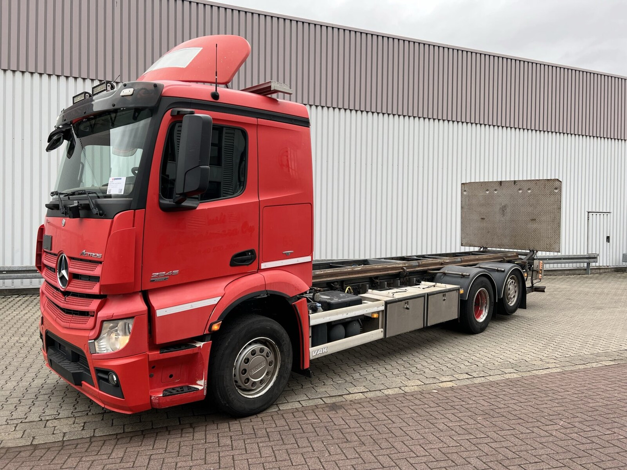 Mercedes-Benz Actros 2645 6x2 Actros 2645 6x2, Retarder, Liftachse, AWL, Hiab LBW - Şasi kamyon: fotoğraf 1 Mercedes-Benz Actros 2645 6x2 Actros 2645 6x2, Retarder, Liftachse, AWL, Hiab LBW - Şasi kamyon: fotoğraf 1