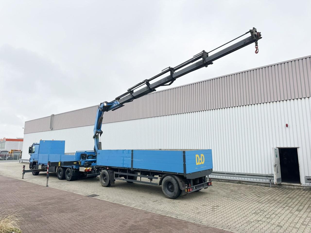 Mercedes-Benz Actros 2741 L 6x4 Actros 2741 L 6x4, Twist-Lock ausz. auf 3m, Heckkran Palfinger PK 42502-D, Funk - Sal/ Açık kasa kamyon, Vinçli kamyon: fotoğraf 4 Mercedes-Benz Actros 2741 L 6x4 Actros 2741 L 6x4, Twist-Lock ausz. auf 3m, Heckkran Palfinger PK 42502-D, Funk - Sal/ Açık kasa kamyon, Vinçli kamyon: fotoğraf 4