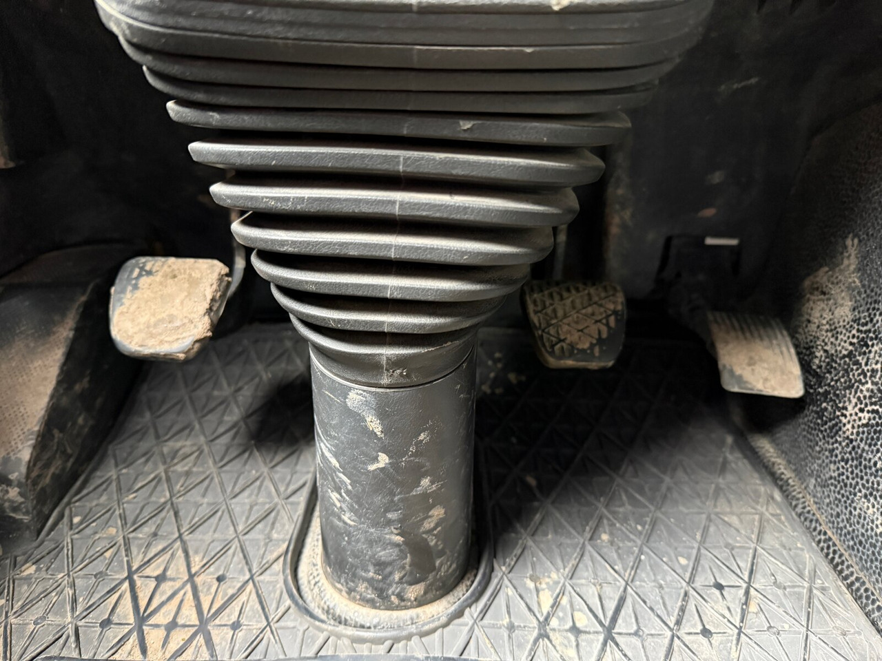 Mercedes-Benz Actros 3241 K 8x4/4 Actros 3241 K 8x4/4, Bordmatik - Damperli kamyon: fotoğraf 5 Mercedes-Benz Actros 3241 K 8x4/4 Actros 3241 K 8x4/4, Bordmatik - Damperli kamyon: fotoğraf 5