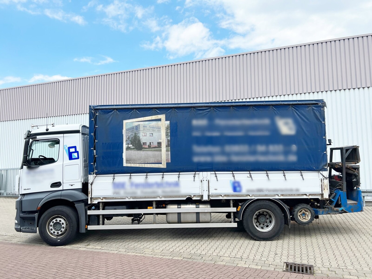 Mercedes-Benz Antos 1840 L 4x2 Antos 1840 L 4x2, Aufnahme für Mitnahmestapler - Tenteli kamyon: fotoğraf 1 Mercedes-Benz Antos 1840 L 4x2 Antos 1840 L 4x2, Aufnahme für Mitnahmestapler - Tenteli kamyon: fotoğraf 1