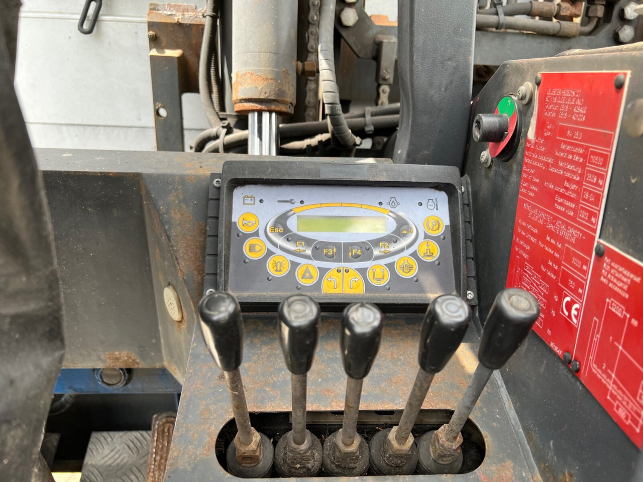 Mercedes-Benz Antos 1840 L 4x2 Antos 1840 L 4x2, Aufnahme für Mitnahmestapler - Tenteli kamyon: fotoğraf 2 Mercedes-Benz Antos 1840 L 4x2 Antos 1840 L 4x2, Aufnahme für Mitnahmestapler - Tenteli kamyon: fotoğraf 2