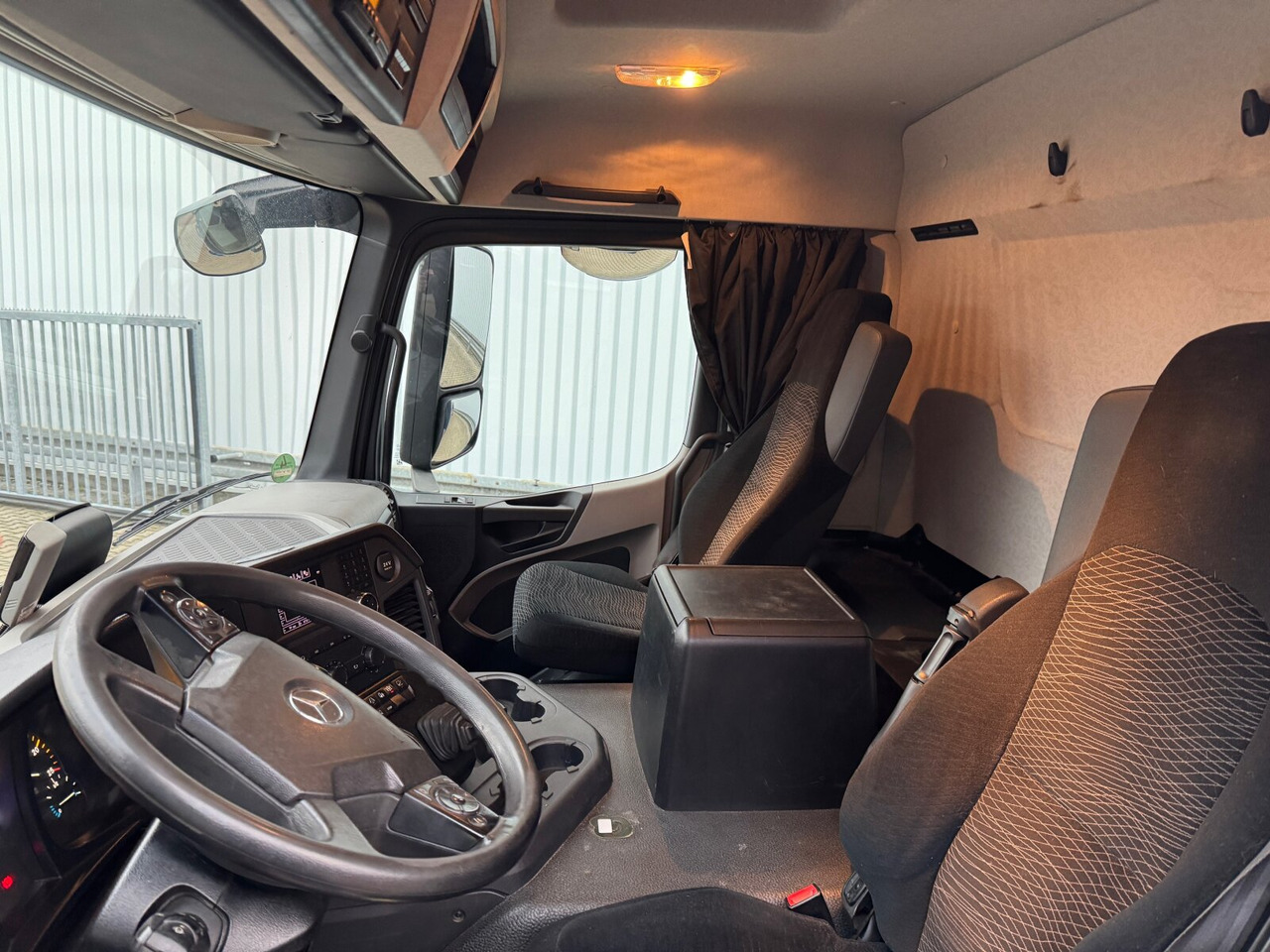 Mercedes-Benz Antos 2540 L 6x2 Antos 2540 L 6x2, Lenkachse, HMF 2110-L3 Heckkran - Vinçli kamyon, Sal/ Açık kasa kamyon: fotoğraf 4 Mercedes-Benz Antos 2540 L 6x2 Antos 2540 L 6x2, Lenkachse, HMF 2110-L3 Heckkran - Vinçli kamyon, Sal/ Açık kasa kamyon: fotoğraf 4
