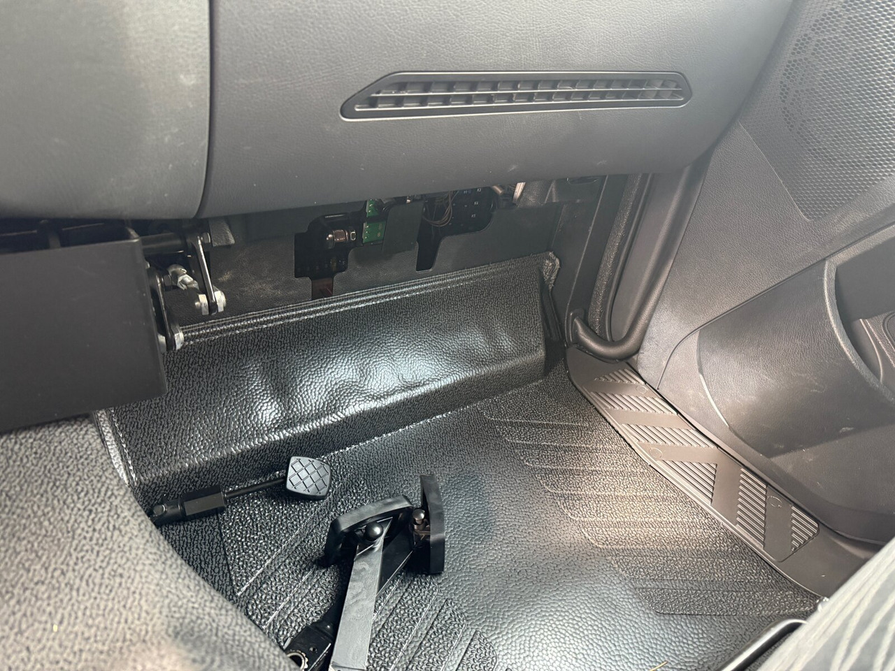 Mercedes-Benz Arocs 1827 A 4x4 Arocs 1827 A 4x4, Ex-! - Sal/ Açık kasa kamyon: fotoğraf 4 Mercedes-Benz Arocs 1827 A 4x4 Arocs 1827 A 4x4, Ex-! - Sal/ Açık kasa kamyon: fotoğraf 4