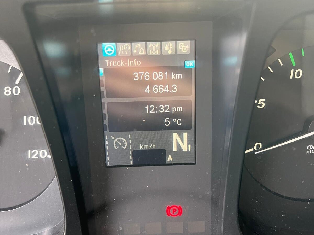 Mercedes-Benz Arocs 2651 L 6x4 Arocs 2651 L 6x4, Retarder, StreamSpace, Heckkran Epsilon M120L - Tomruk kamyonu, Vinçli kamyon: fotoğraf 4 Mercedes-Benz Arocs 2651 L 6x4 Arocs 2651 L 6x4, Retarder, StreamSpace, Heckkran Epsilon M120L - Tomruk kamyonu, Vinçli kamyon: fotoğraf 4