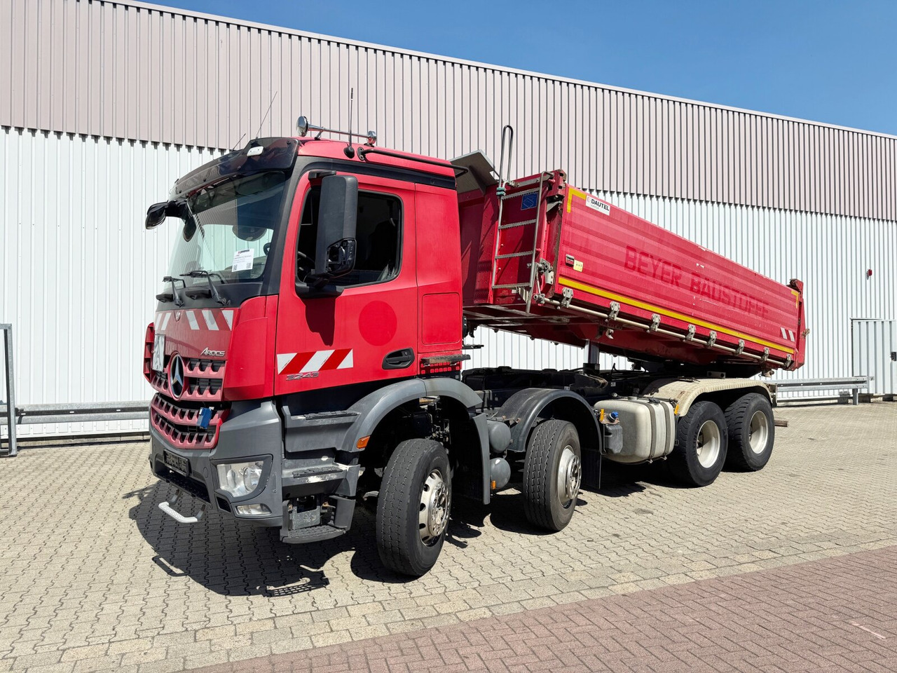 Mercedes-Benz Arocs 3243 K 8x4/4 Arocs 3243 K 8x4/4, Alu-Bordwände - Damperli kamyon: fotoğraf 1 Mercedes-Benz Arocs 3243 K 8x4/4 Arocs 3243 K 8x4/4, Alu-Bordwände - Damperli kamyon: fotoğraf 1