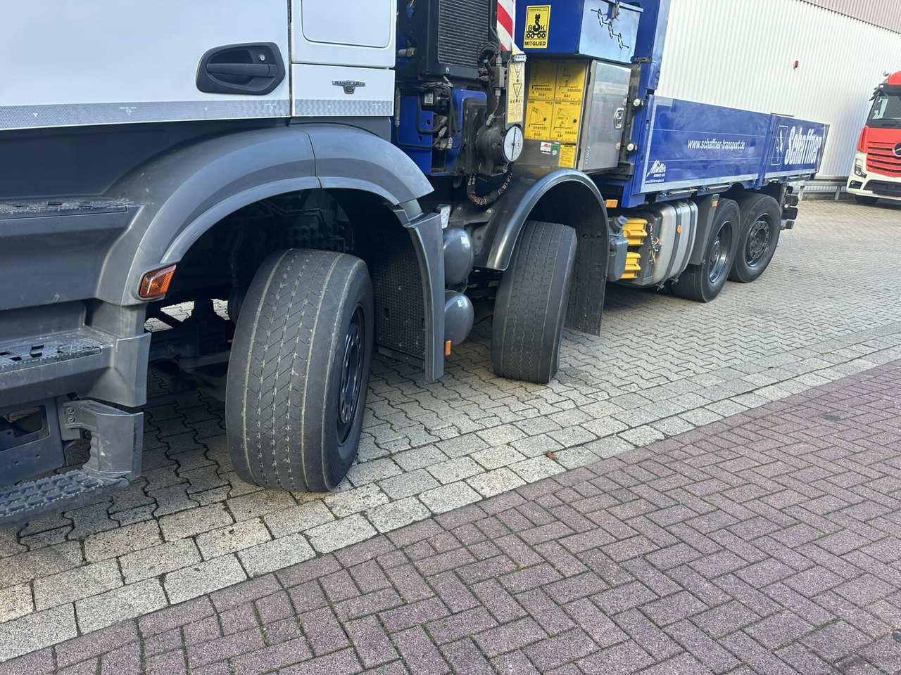 Mercedes-Benz Arocs 3245 L 8x2/6 Arocs 3245 L 8x2/6, Kran Fassi F 545 RA 2.26 XE, Jib, Funk 29,7 m - 400 kg - Vinçli kamyon, Sal/ Açık kasa kamyon: fotoğraf 2 Mercedes-Benz Arocs 3245 L 8x2/6 Arocs 3245 L 8x2/6, Kran Fassi F 545 RA 2.26 XE, Jib, Funk 29,7 m - 400 kg - Vinçli kamyon, Sal/ Açık kasa kamyon: fotoğraf 2