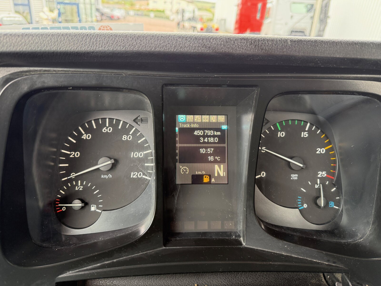 Mercedes-Benz Arocs 3363 K 6x4 Arocs 3363 K 6x4, Grounder, Turbo-Retarder-Kupplung, Bordmatik - Damperli kamyon: fotoğraf 4 Mercedes-Benz Arocs 3363 K 6x4 Arocs 3363 K 6x4, Grounder, Turbo-Retarder-Kupplung, Bordmatik - Damperli kamyon: fotoğraf 4