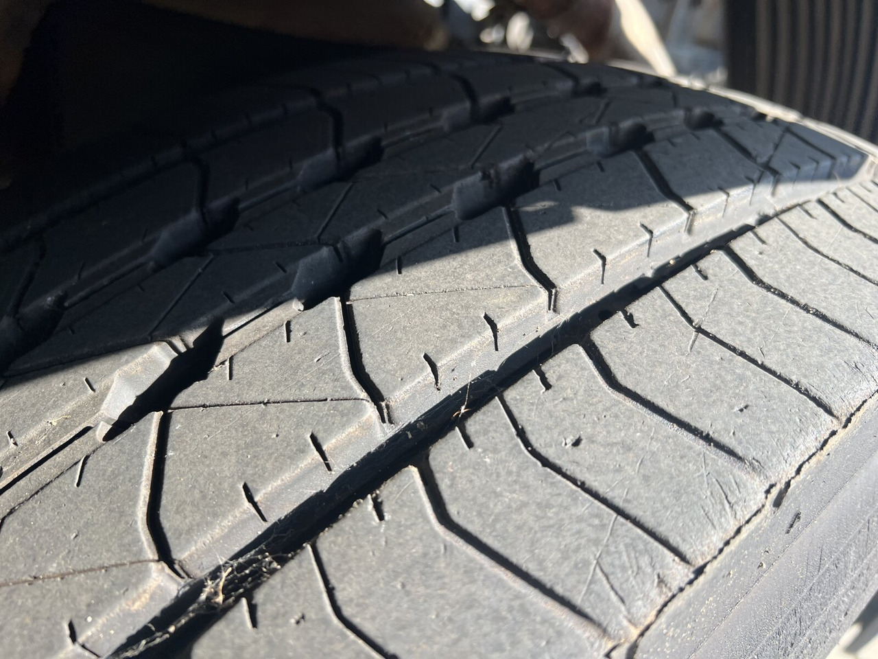 Mercedes-Benz Atego 1828 L 4x2 Atego 1828 L 4x2, Rechtslenker, Winterdienstaustattung - Şasi kamyon: fotoğraf 3 Mercedes-Benz Atego 1828 L 4x2 Atego 1828 L 4x2, Rechtslenker, Winterdienstaustattung - Şasi kamyon: fotoğraf 3