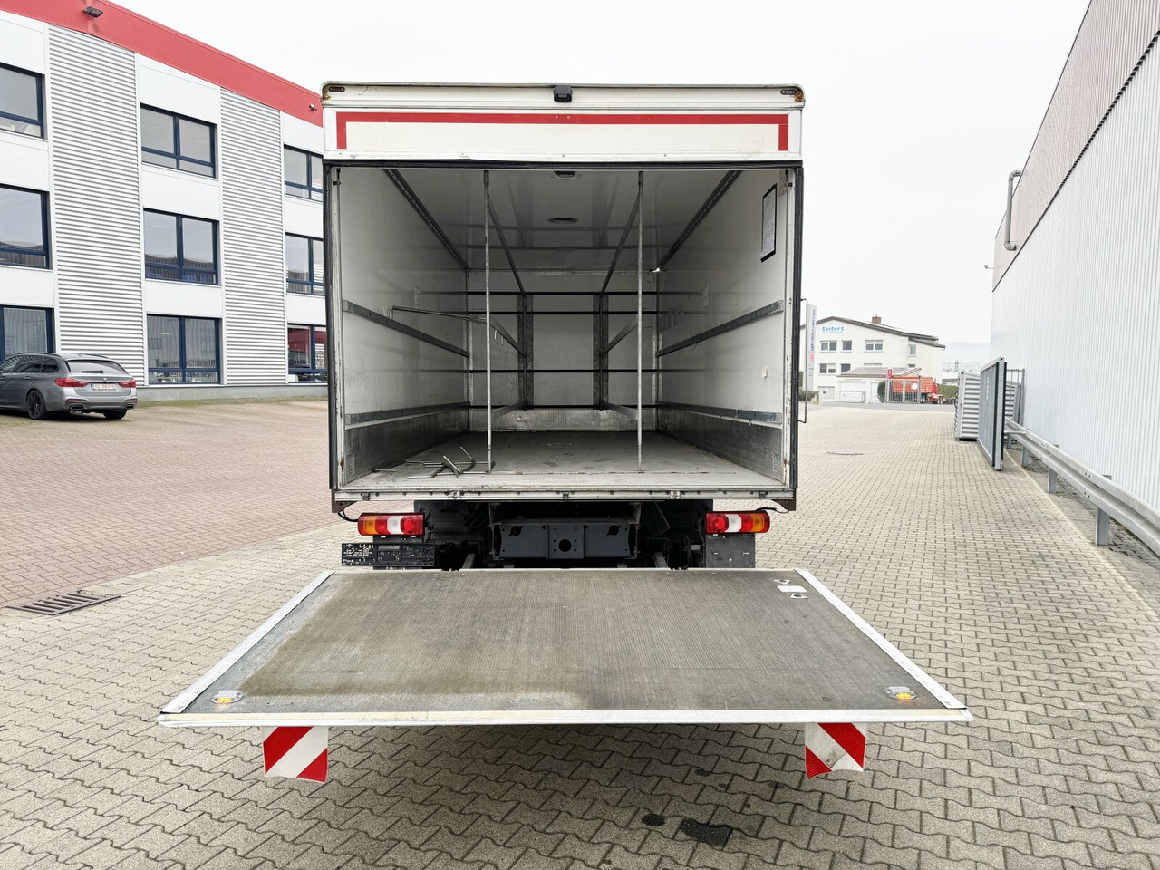 Kapalı kasa kamyon Mercedes-Benz Atego 816 4x2 Atego 816 4x2 mit LBW BÄR: fotoğraf 10