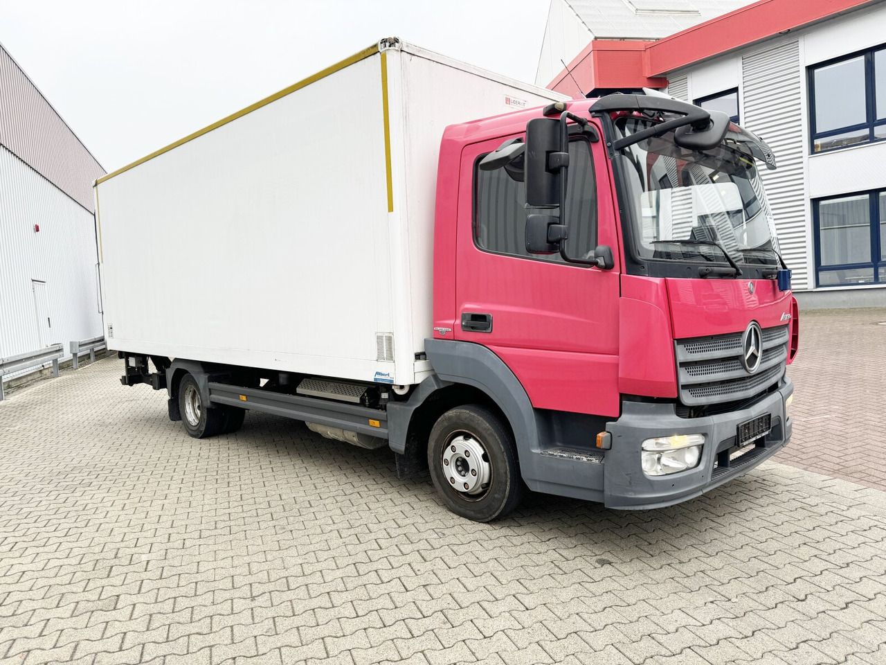 Kapalı kasa kamyon Mercedes-Benz Atego 816 4x2 Atego 816 4x2 mit LBW BÄR: fotoğraf 7