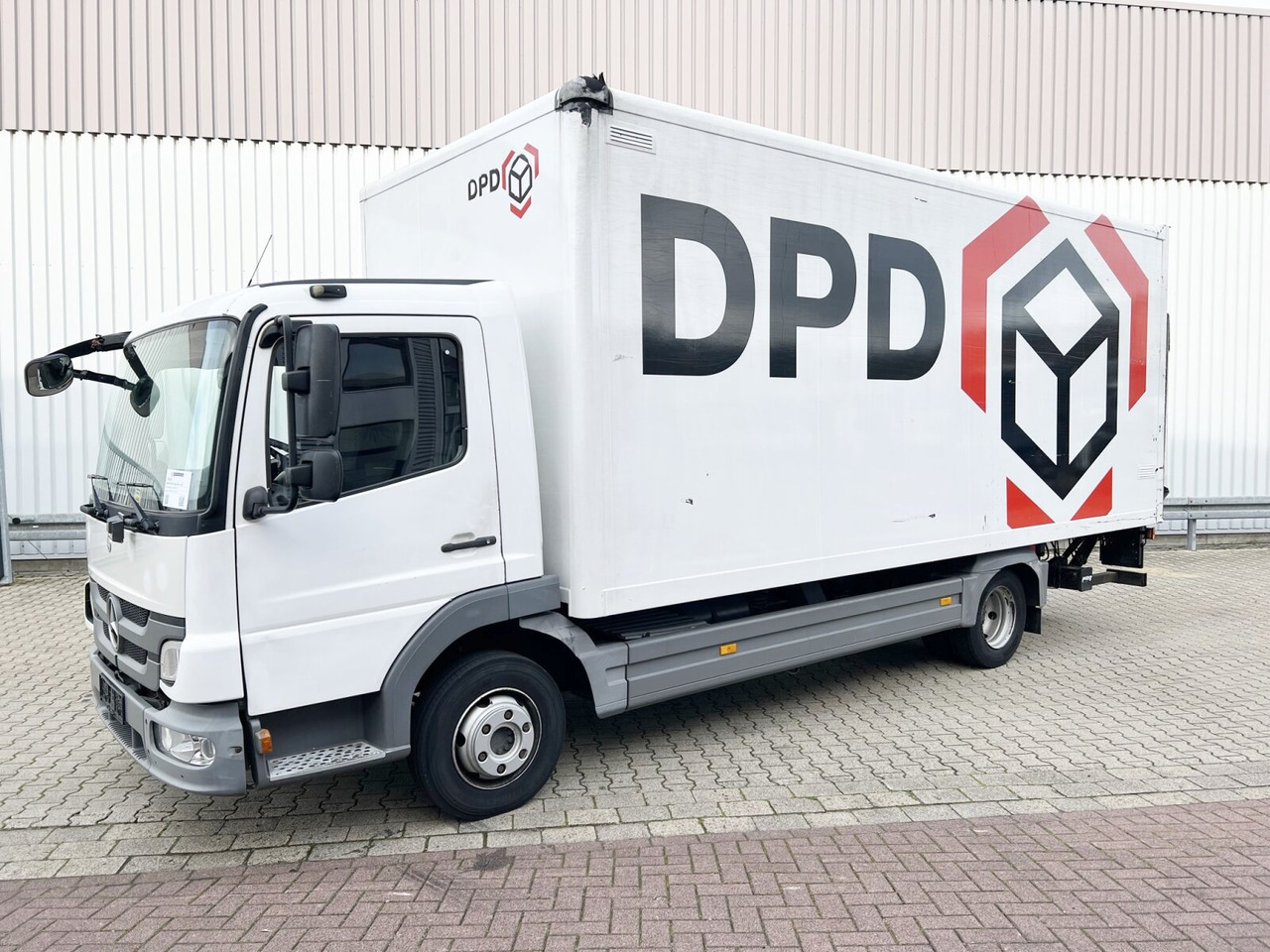 Mercedes-Benz Atego 816 L 4x2 Atego 816 L 4x2 mit LBW, 4x Vorhanden! - Kapalı kasa kamyon: fotoğraf 1 Mercedes-Benz Atego 816 L 4x2 Atego 816 L 4x2 mit LBW, 4x Vorhanden! - Kapalı kasa kamyon: fotoğraf 1