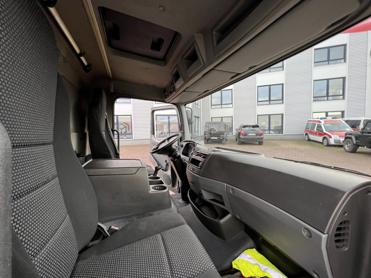 Mercedes-Benz Atego 816 L 4x2 Atego 816 L 4x2 mit LBW, 4x Vorhanden! - Kapalı kasa kamyon: fotoğraf 3 Mercedes-Benz Atego 816 L 4x2 Atego 816 L 4x2 mit LBW, 4x Vorhanden! - Kapalı kasa kamyon: fotoğraf 3