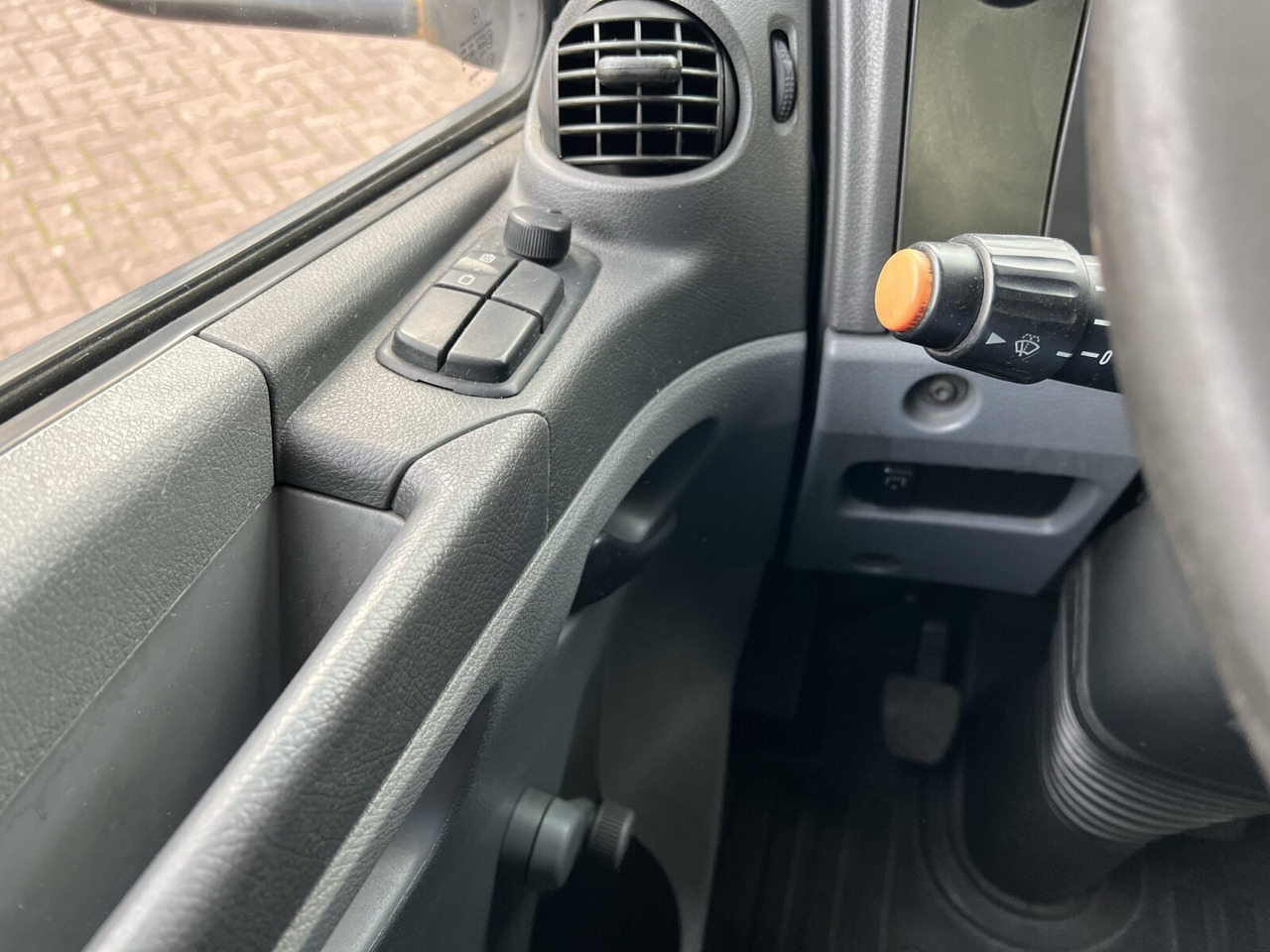 Mercedes-Benz Atego 816 L 4x2 Atego 816 L 4x2 mit LBW, 4x Vorhanden! - Kapalı kasa kamyon: fotoğraf 5 Mercedes-Benz Atego 816 L 4x2 Atego 816 L 4x2 mit LBW, 4x Vorhanden! - Kapalı kasa kamyon: fotoğraf 5