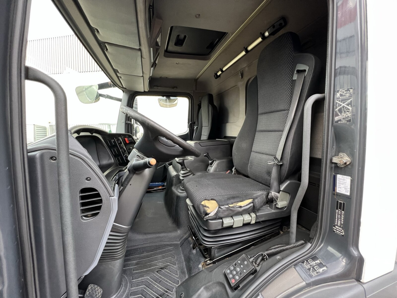 Mercedes-Benz Atego 816 L 4x2 Atego 816 L 4x2 mit LBW, 4x Vorhanden! - Kapalı kasa kamyon: fotoğraf 4 Mercedes-Benz Atego 816 L 4x2 Atego 816 L 4x2 mit LBW, 4x Vorhanden! - Kapalı kasa kamyon: fotoğraf 4