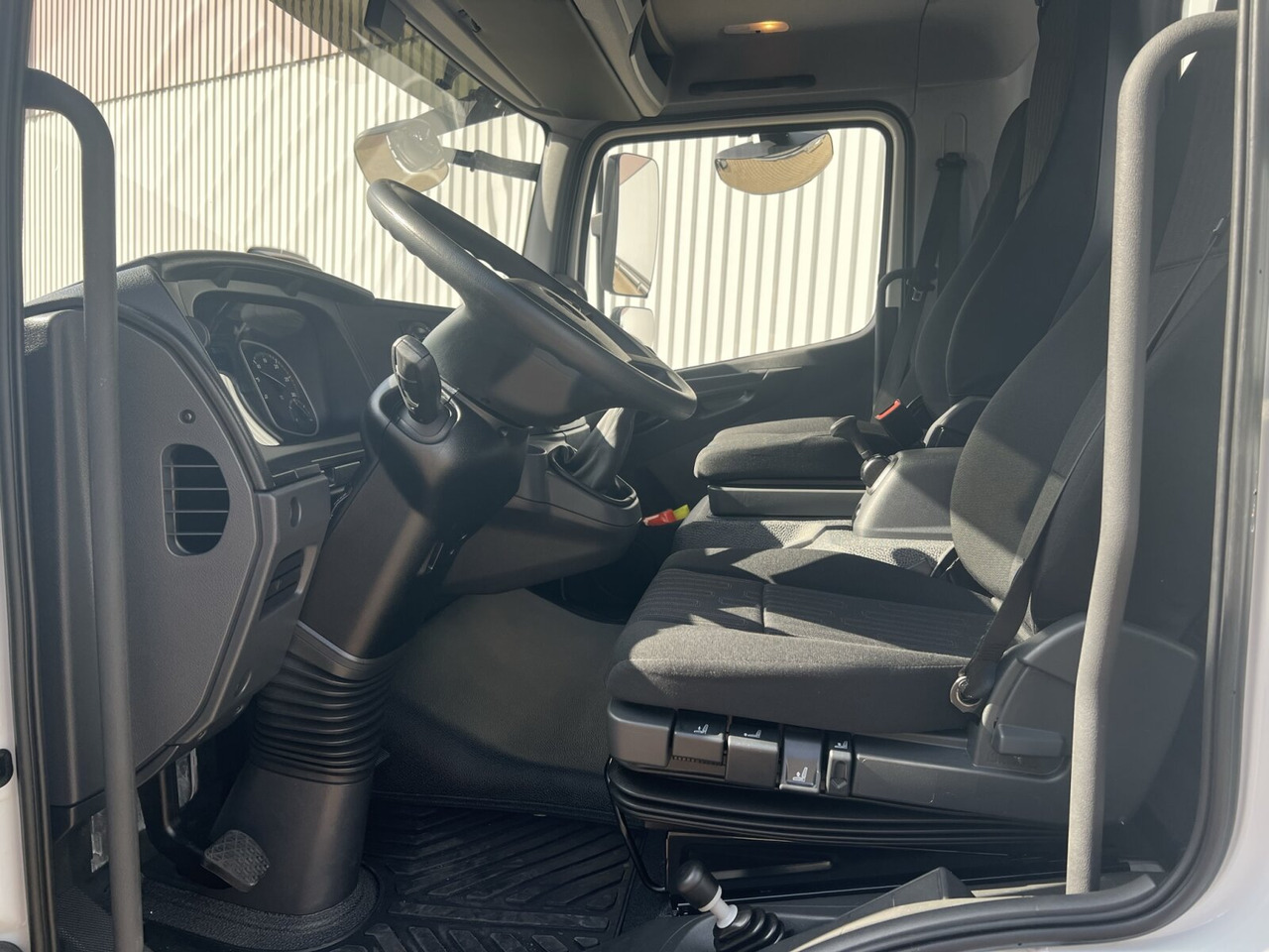 Mercedes-Benz Atego 818 K 4x2 Atego 818 K 4x2, 2x AHK, Meiller-Kipper, mehrfach Vorhanden! - Damperli kamyon: fotoğraf 4 Mercedes-Benz Atego 818 K 4x2 Atego 818 K 4x2, 2x AHK, Meiller-Kipper, mehrfach Vorhanden! - Damperli kamyon: fotoğraf 4