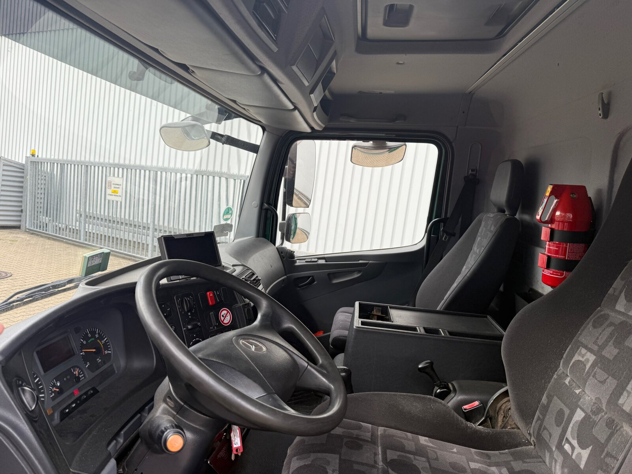 Mercedes-Benz Atego 818 L 4x2 Atego 818 L 4x2, Getränkekoffer, 2x AHK - Kapalı kasa kamyon: fotoğraf 3 Mercedes-Benz Atego 818 L 4x2 Atego 818 L 4x2, Getränkekoffer, 2x AHK - Kapalı kasa kamyon: fotoğraf 3