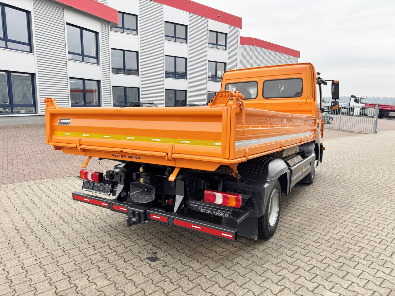 Damperli kamyon Mercedes-Benz Atego 823 K 4x2 Atego 823 K 4x2, 2x AHK: fotoğraf 9 Damperli kamyon Mercedes-Benz Atego 823 K 4x2 Atego 823 K 4x2, 2x AHK: fotoğraf 9