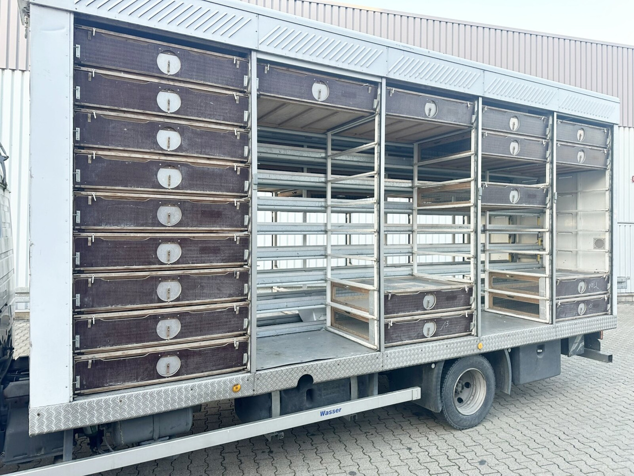 Mercedes-Benz LK 817 4x2 LK 817 4x2, Taubentransporter - Kapalı kasa kamyon: fotoğraf 4 Mercedes-Benz LK 817 4x2 LK 817 4x2, Taubentransporter - Kapalı kasa kamyon: fotoğraf 4