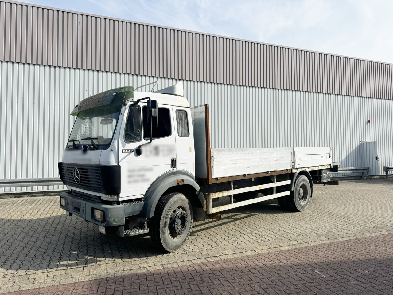 Mercedes-Benz SK 1827L 4x2 SK 1827L 4x2 - Sal/ Açık kasa kamyon: fotoğraf 1 Mercedes-Benz SK 1827L 4x2 SK 1827L 4x2 - Sal/ Açık kasa kamyon: fotoğraf 1