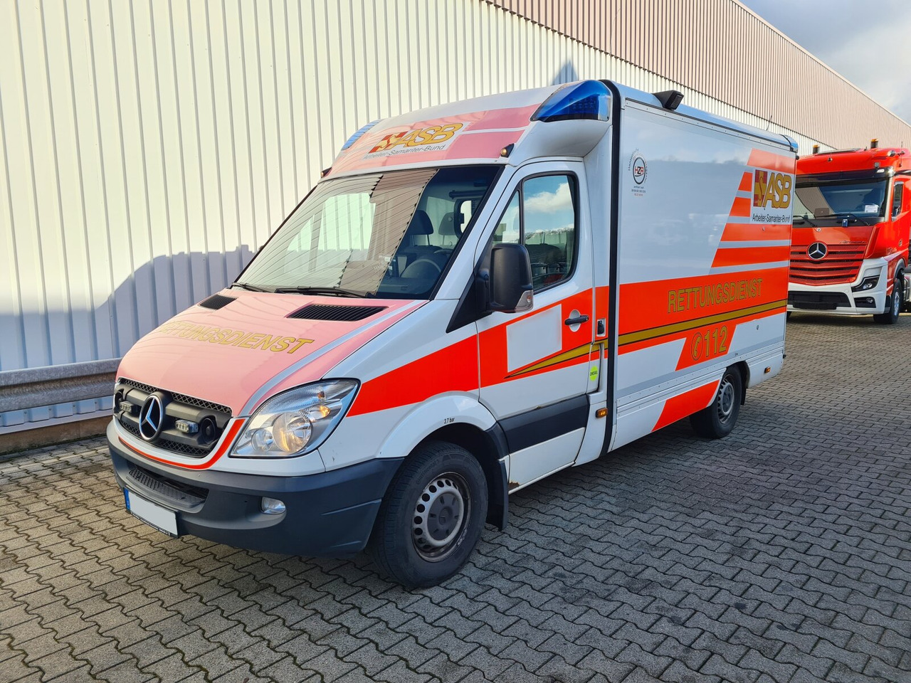 Mercedes-Benz Sprinter 316 KA 4x2 Sprinter 316 KA 4x2, Rettungswagen - Panelvan: fotoğraf 1 Mercedes-Benz Sprinter 316 KA 4x2 Sprinter 316 KA 4x2, Rettungswagen - Panelvan: fotoğraf 1